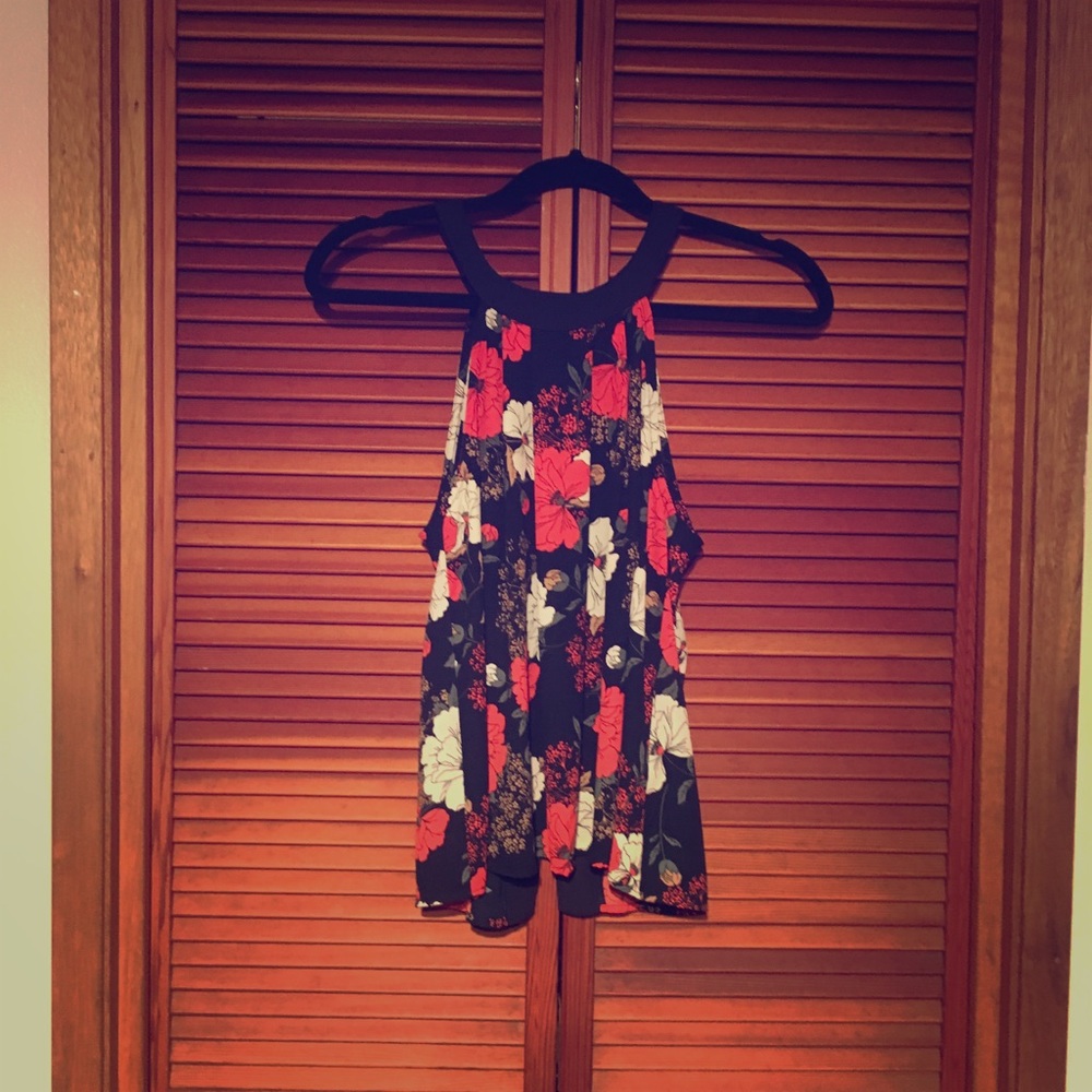 Elegant floral scoop neck sleeveless blouse